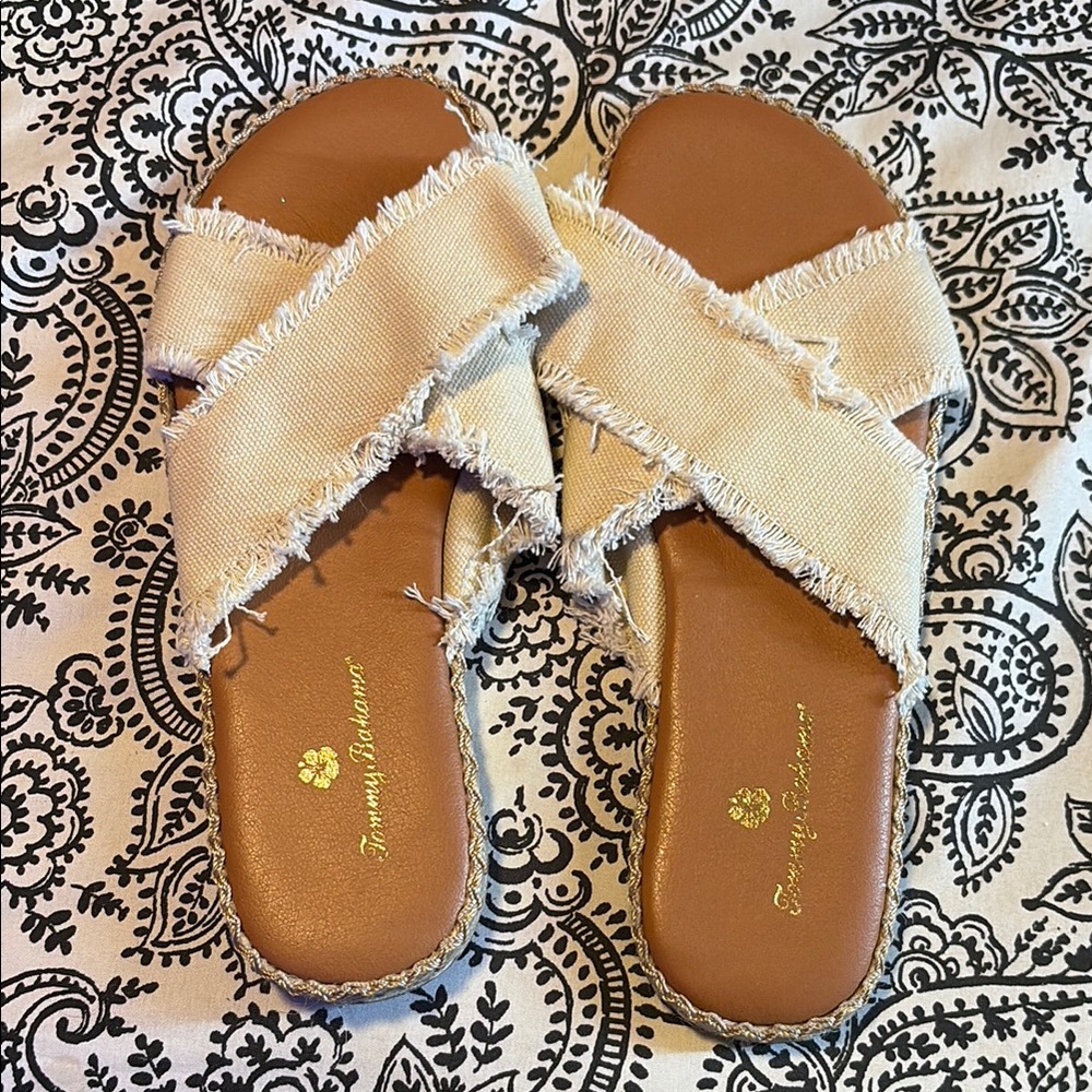 Tommy Bahama Cream Criss-Cross Sandals